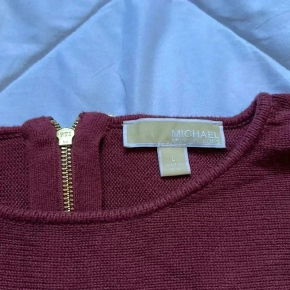 Michael Kors maroon scoop neck sweater zips in back size large - Picture 2 of 6